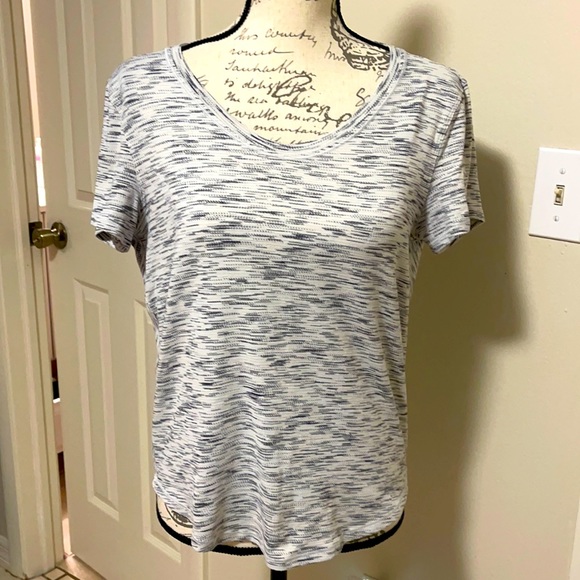 Women’s Lululemon Shirt M - Picture 2 of 5